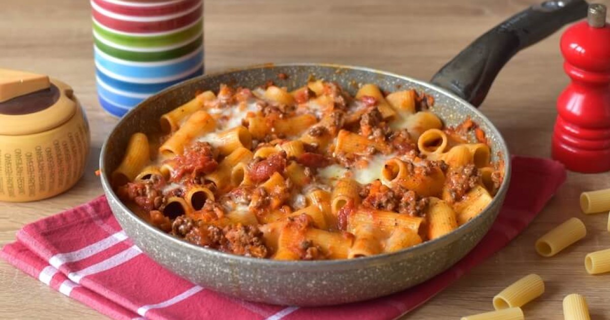 Pasta al forno in padella - La ricetta di Gnam Gnam