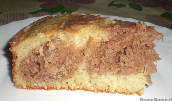 Plum cake allo yogurt alla banana e cioccolato