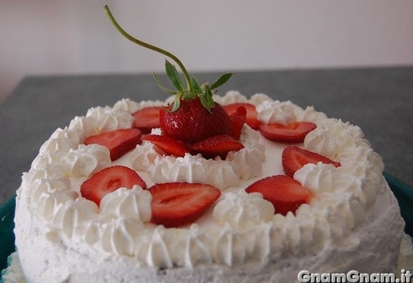 Torta di fragole senza glutine Foto finale