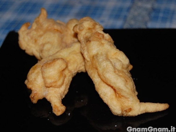 Fiori di zucca fritti