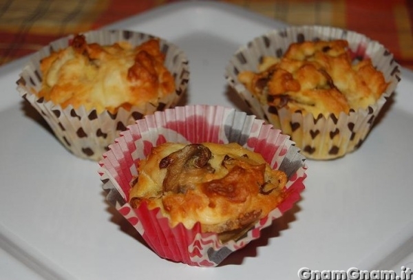 Muffin salati funghi e fontina