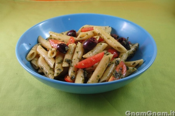 Insalata di pasta con pesto