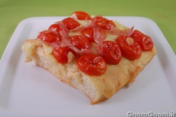 Pizza pomodorini e provola