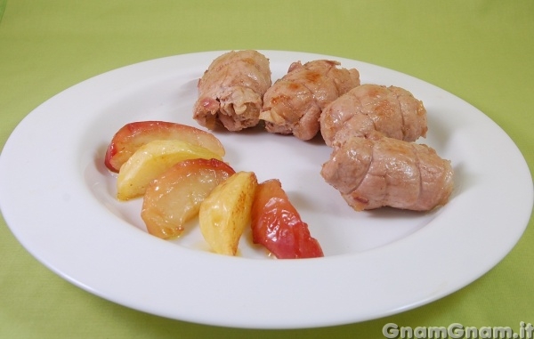 Involtini di maiale con mele e noci