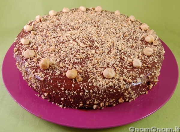 Torta al cioccolato e nocciole