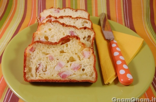 Plumcake salato pancetta e provola