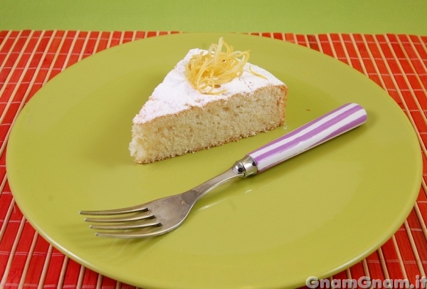 Torta di albumi al limone