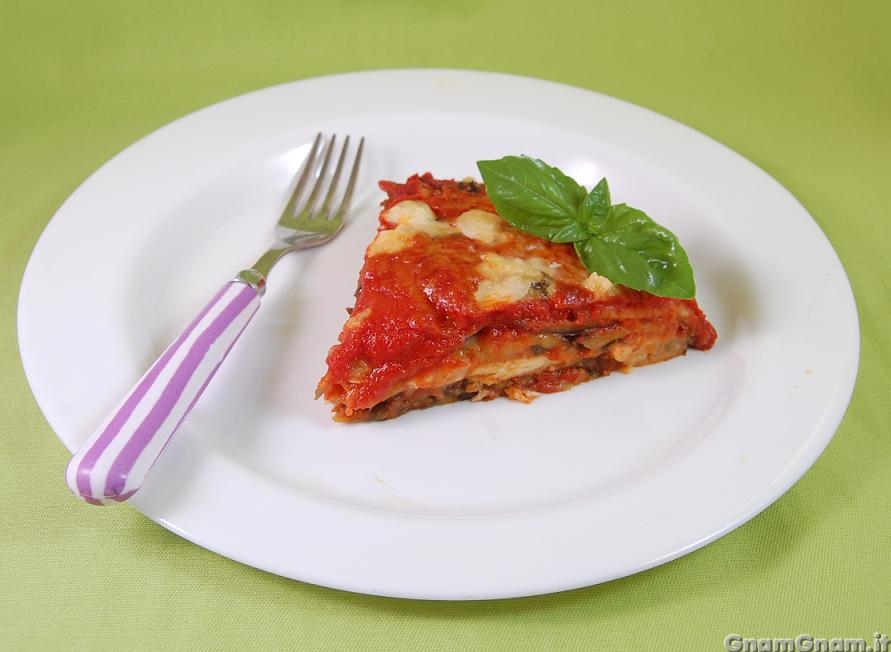 Parmigiana di melanzane e cotolette - La ricetta di Gnam Gnam