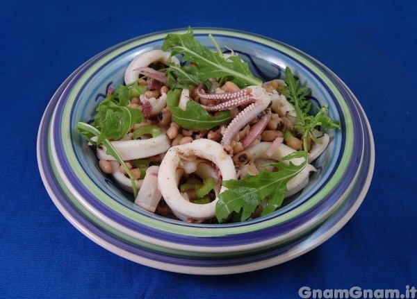 Insalata di fagioli e calamari