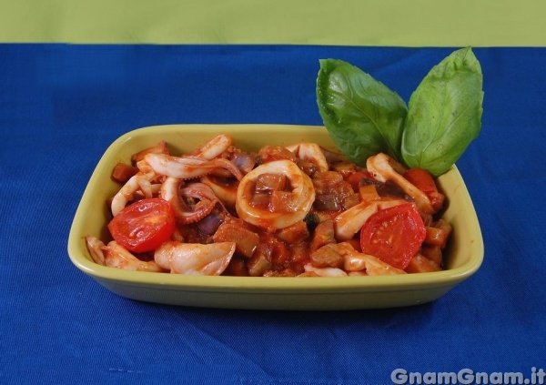 Calamari con melanzane