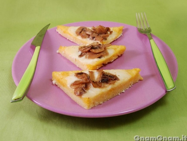 Crostini di polenta ai funghi