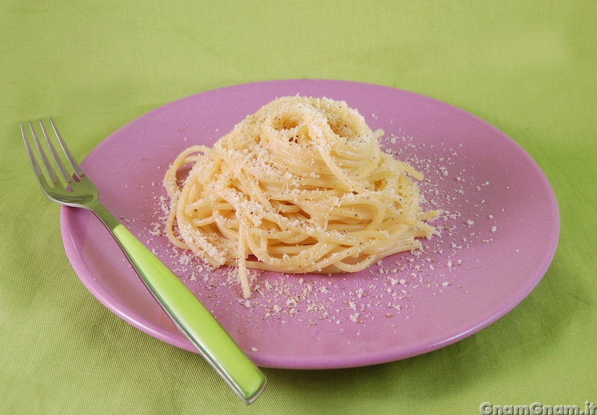 Spaghetti cacio e pepe