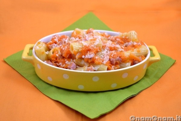 Pasta con zucca e speck