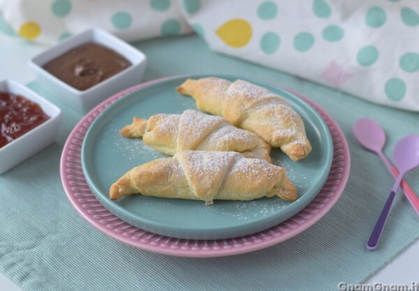 Cornetti di pasta sfoglia