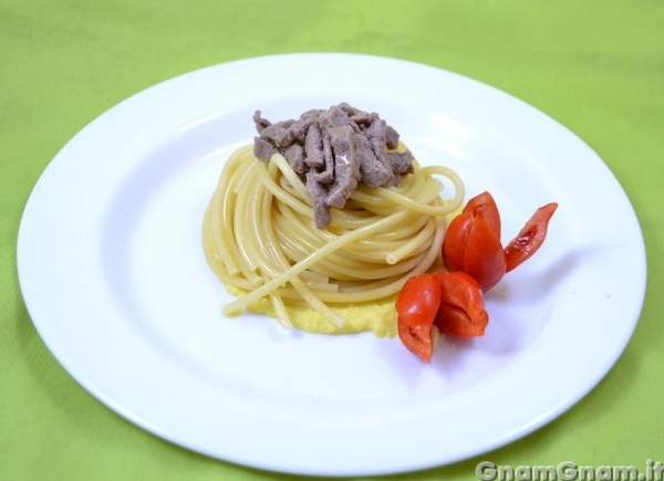 Bucatini su crema di limone e mango