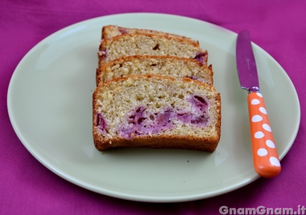 Plumcake fragole e cocco