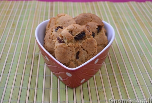 Cookies nocciole e uvetta