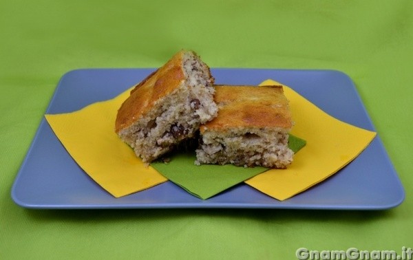 Torta di banane e noci