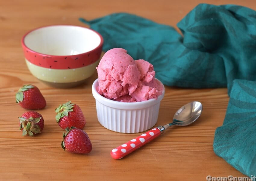 Gelato veloce con due ingredienti e solo 51 calorie!