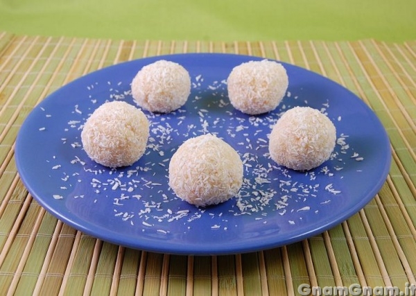Tartufini al cocco – Video ricetta