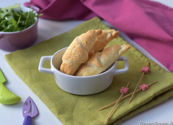 Cornetti con rucola e formaggio fresco