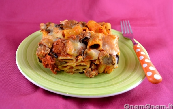 Pasta al forno con melanzane e polpette