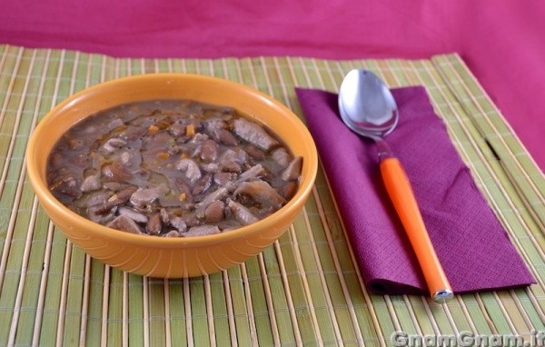 Zuppa di fagioli e pollo