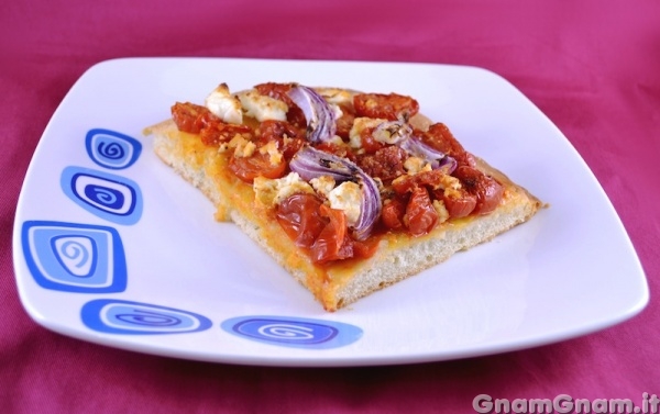 Pizza cipolle e feta