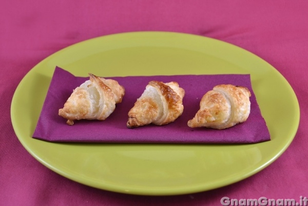 Cornetti alla crema senza uova
