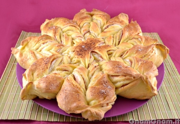 Stella Di Natale Salata.Fiore Di Brioche Salato La Ricetta Di Gnam Gnam Pagina Commenti 3