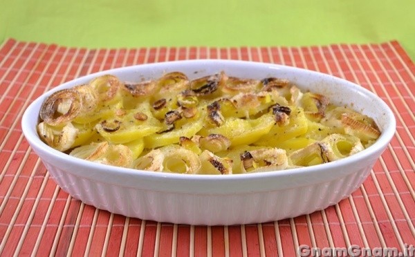 Porri e patate al forno