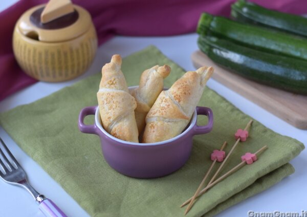 Cornetti di sfoglia alle zucchine