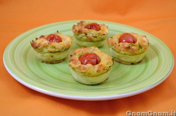Muffin salati alle zucchine - Video ricetta