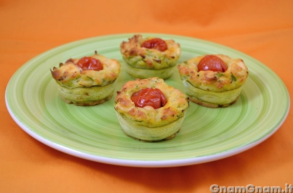 Muffin salati alle zucchine – Video ricetta