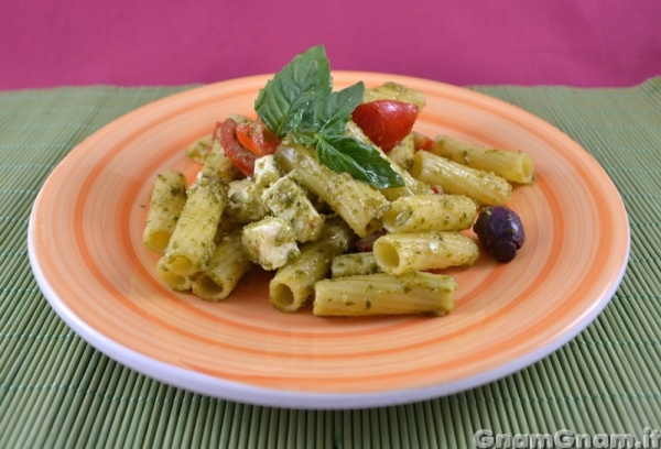 Insalata di pasta con pesto – Video ricetta