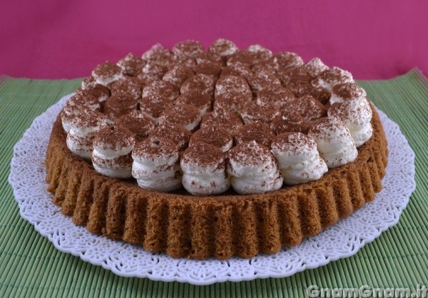 Crostata con base morbida al tiramisù