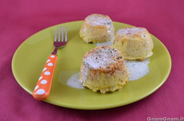 Gateau con salsa raita alla menta