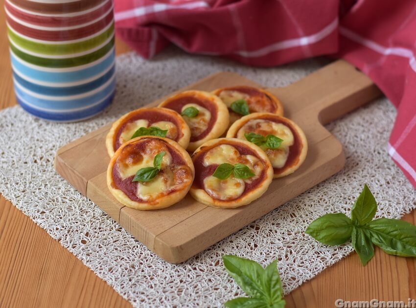 Pizzette di pasta sfoglia