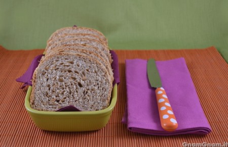 Pan bauletto integrale con semi di lino