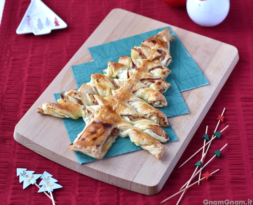 Albero di Natale di pasta sfoglia