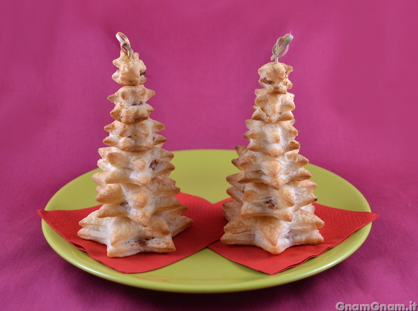 Albero Di Natale Pasta Sfoglia.Alberi Di Sfoglia Ripieni La Ricetta Di Gnam Gnam