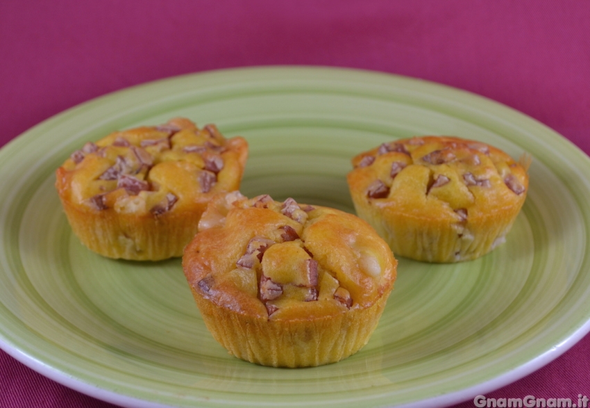 Muffin salati mortadella e provolone