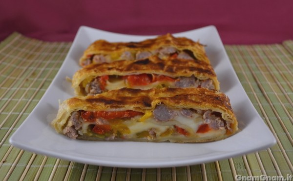 Strudel peperoni e salsicce