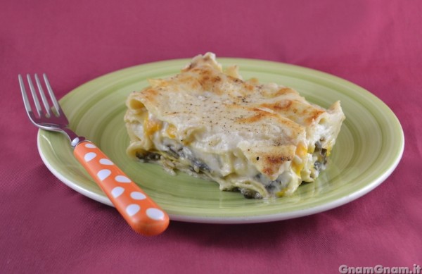 Lasagne bianche con peperoni e melanzane