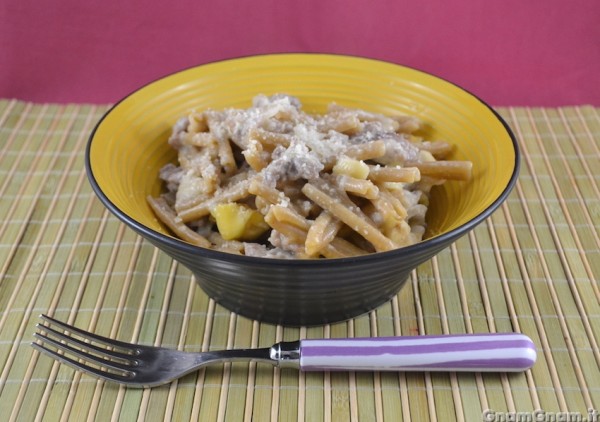 Pasta con salsicce e castagne