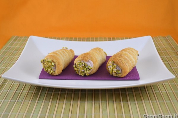 Cannoli mortadella e pistacchio