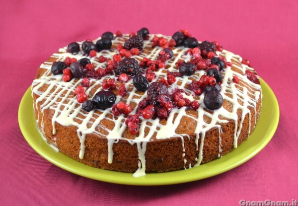 Torta al cioccolato bianco e frutti di bosco