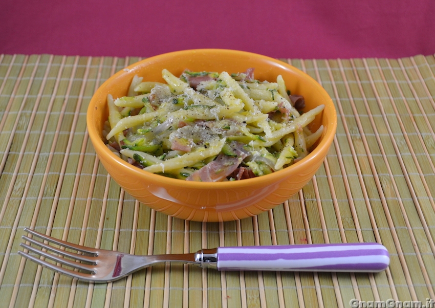 Pasta con zucchine e speck Foto finale