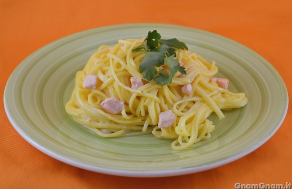 Tagliolini al salmone