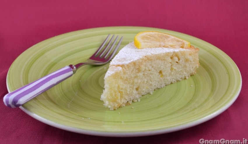 Torta al limone senza burro e senza uova